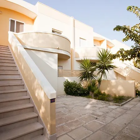 Villaggio La Giurlita توري موتسا