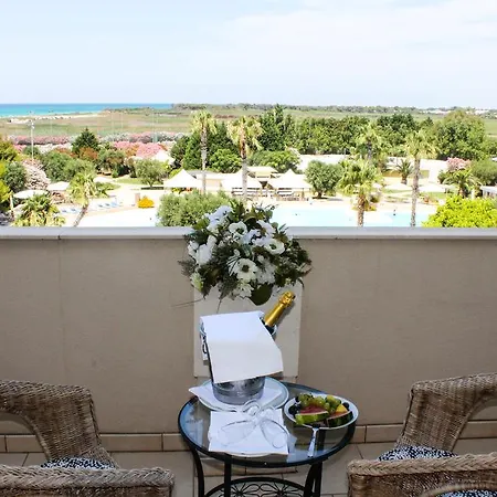 Villaggio La Giurlita فندق