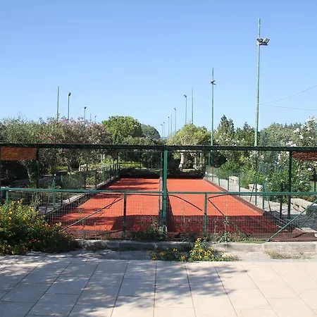 Villaggio La Giurlita فندق
